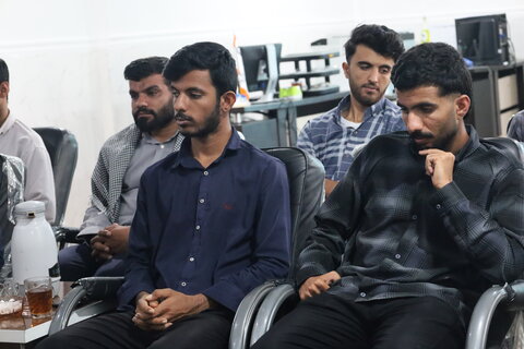 تصاویر / دیدار  مدیر حوزه علمیه استان با  اساتید و طلاب مدرسه علمیه سردشت بشاگرد