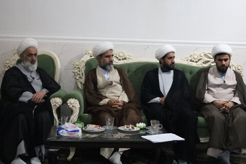 تصاویر / دیدار  مدیر حوزه علمیه استان با  اساتید و طلاب مدرسه علمیه سردشت بشاگرد