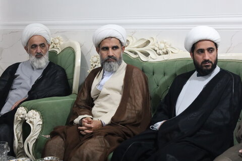 تصاویر / دیدار  مدیر حوزه علمیه استان با  اساتید و طلاب مدرسه علمیه سردشت بشاگرد