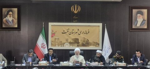 تصاویر/  برگزاری جلسه تفسیر با حضور امام جمعه شهرستان تفت