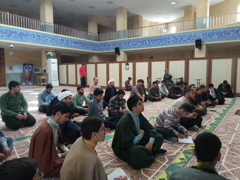 تصاویر/ درس تفسیر در مدرسه علمیه مدینة‌العلم کاظمیه یزد