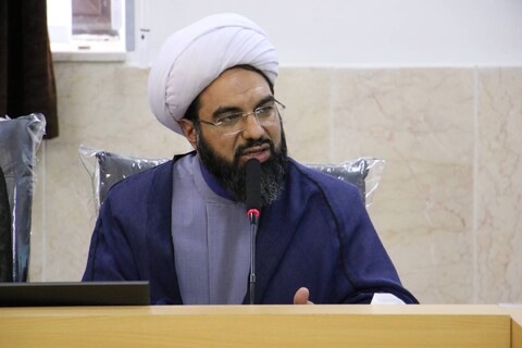 تصاویر/|نشست هم اندیشی علما و اساتید حوزه علمیه اصفهان با مشاور رئیس جمهور در امور روحانیت و حوزه های علمیه