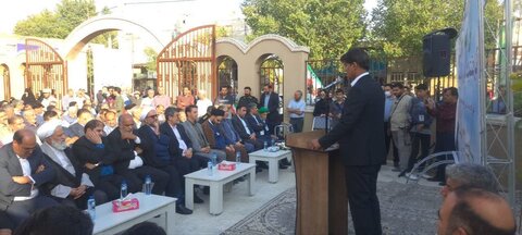 تصاویر/ تجلیل استاندار یزد از خانواده نیکوکار، مرحوم زارع بیدکی در مهریز