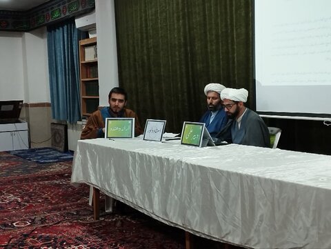 تصاویر/ برگزاری نشست علمی در مدرسه علمیه امام خمینی (ره) خوی