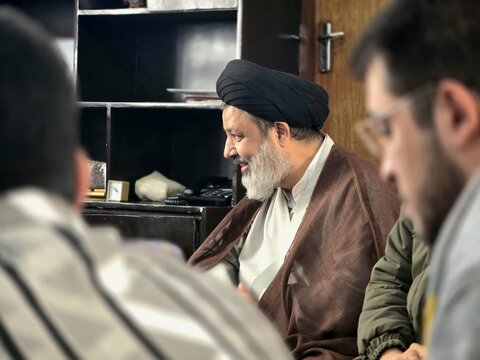 تصاویر/ دیدار امام جمعه و اساتید مدرسه علمیه این شهرستان با روحانیون پیشکسوت