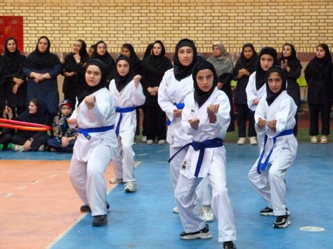 تصاویر/افتتاحیه المپیاد ورزشی الزهرا در شهرستان آبدانان