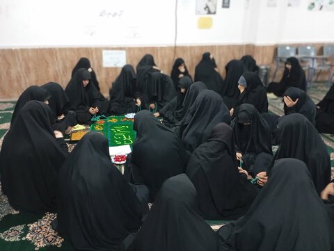 تصاویر/ مراسم «شنبه‌های ام‌البنینی» در مدرسه علمیه الزهرا(س) رمشک کرمان