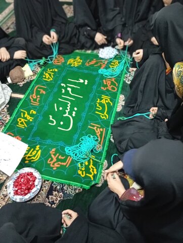 تصاویر/ مراسم «شنبه‌های ام‌البنینی» در مدرسه علمیه الزهرا(س) رمشک کرمان