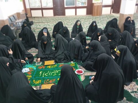 تصاویر/ مراسم «شنبه‌های ام‌البنینی» در مدرسه علمیه الزهرا(س) رمشک کرمان