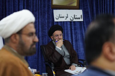 تصاویر نشست برخط قرارگاه راهبری و پشتیبانی مساجد کشور