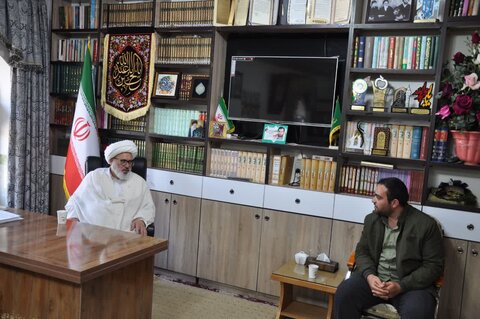 تصاویر/ دیدار اعضای انجمن دانش آموزی میاندوآب با امام جمعه این شهرستان