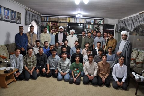 تصاویر/ دیدار اعضای انجمن دانش آموزی میاندوآب با امام جمعه این شهرستان