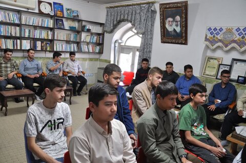 تصاویر/ دیدار اعضای انجمن دانش آموزی میاندوآب با امام جمعه این شهرستان