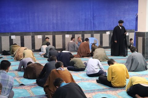 تصاویر/ برگزاری امتحانات هفتگی طلاب مدرسه علمیه امام خامنه‌ای ارومیه