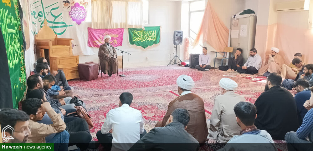 جامعه امروز به طلاب عالم و مهذب نیاز دارد