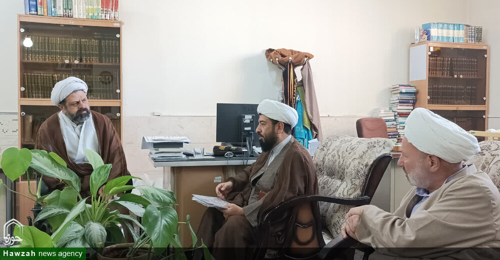 جامعه به طلاب عالم و مهذّب نیاز دارد