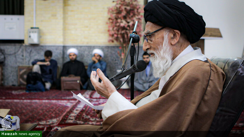 اخلاق، محور تربیت دینی و ضامن سعادت طلبه است