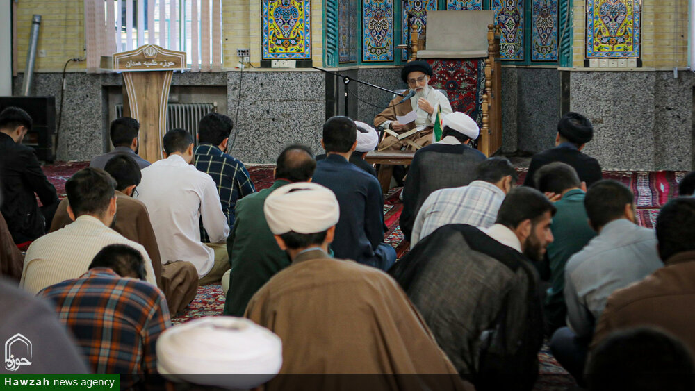 فیلم| درس اخلاق آیت الله موسوی اصفهانی برای طلاب مدرسه علمیه آیت الله آخوند