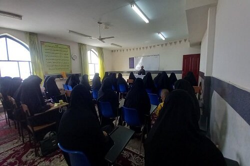 بازدید مسئول سازمان بسیج طلاب کرمانشاه از پایگاه مقاومت مدارس علمیه صحنه+عکس