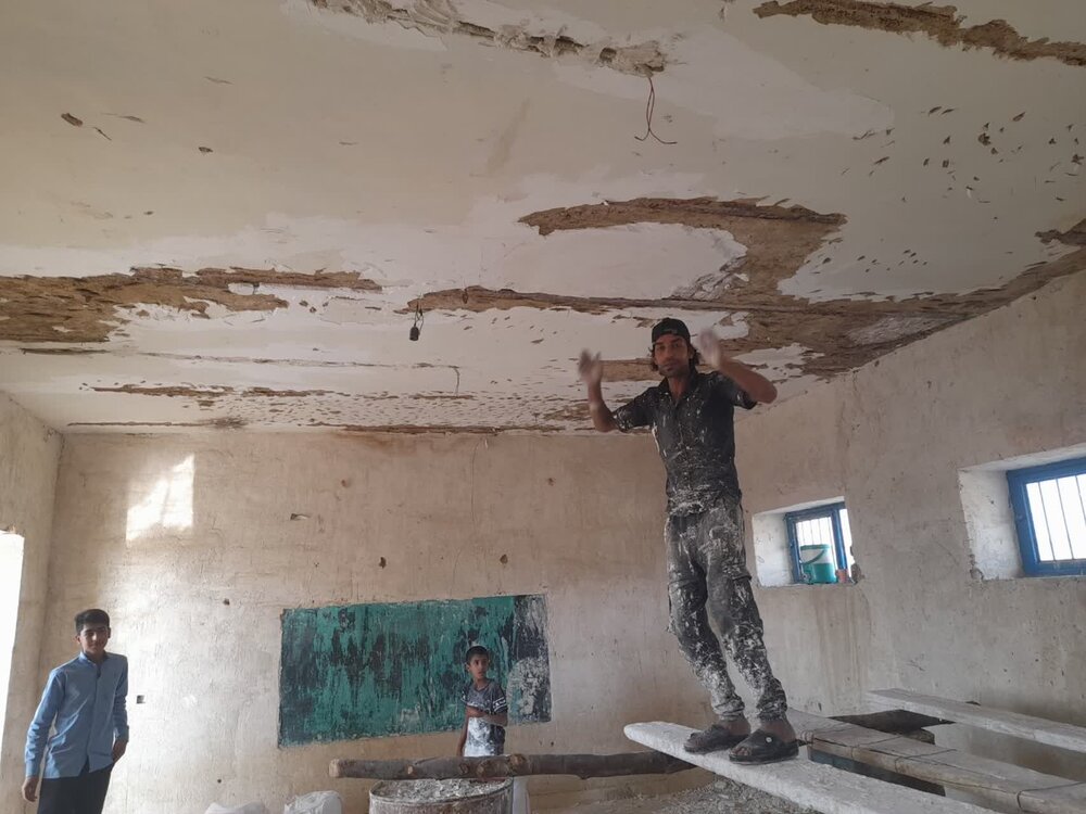 عکس یادگاری گروه جهادی فدائیان رهبر و شهید سالاری