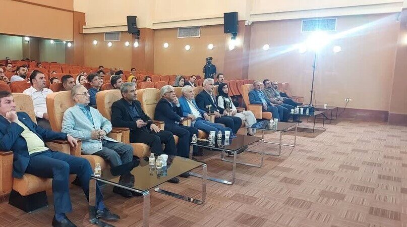 گردشگری از محورهای اصلی توسعه آران و بیدگل است