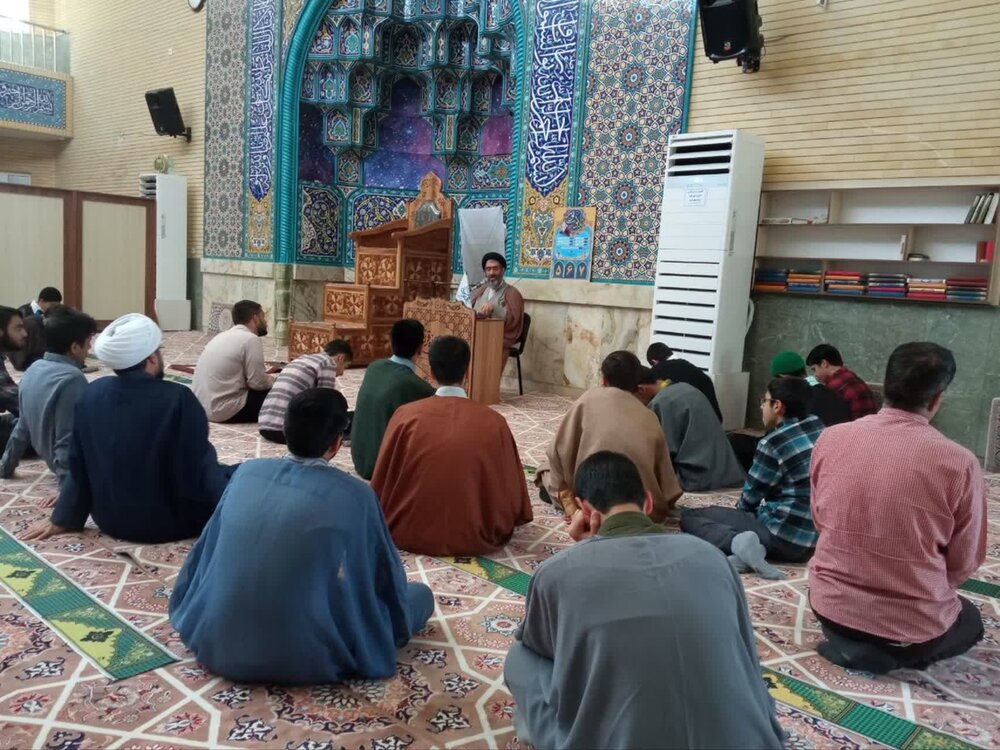 تصاویر/ درس تفسیر در مدرسه علمیه مدینة‌العلم کاظمیه یزد