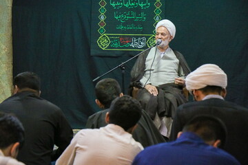 تصاویر/ نشست بصیرتی حجت الاسلام و المسلمین روانبخش با طلاب مدرسه الهادی