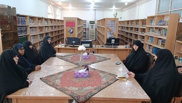 نشست هم‌اندیشی ایده‌پردازی هفته کتاب در مدرسه علمیه فاطمه الزهراء(س) آبادان