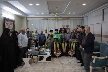 تصاویر/ قدردانی اهالی رسانه از جانباز ۷۰ درصد روشن دل قمی