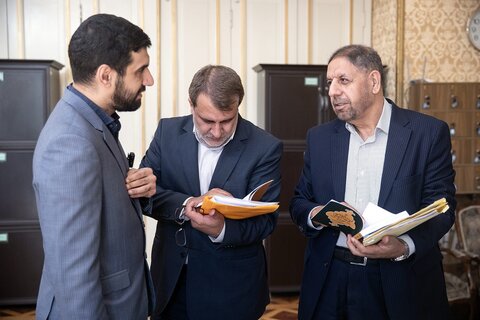 تصاویر/ بازدید اعضای شورای نگهبان از نمایشگاه جدیدترین آثار پژوهشکده شورای نگهبان