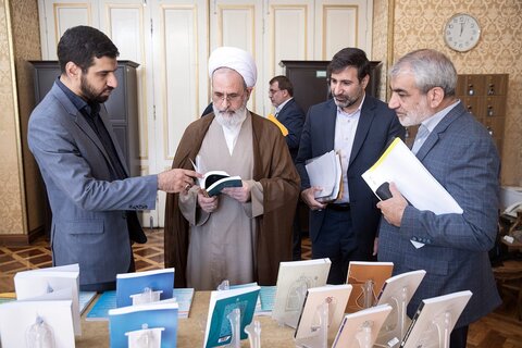 تصاویر/ بازدید اعضای شورای نگهبان از نمایشگاه جدیدترین آثار پژوهشکده شورای نگهبان