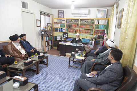 تصاویر/ دیدار معاون مدیرکل کمیته امداد کشور با آیت الله ناصری