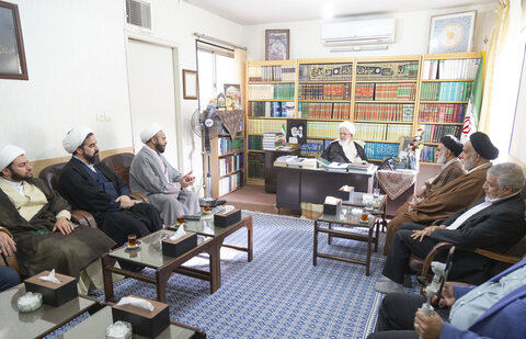 تصاویر/ دیدار رئیس شورای زکات کشور با امام جمعه یزد