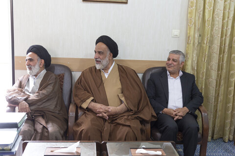 تصاویر/ دیدار رئیس شورای زکات کشور با امام جمعه یزد