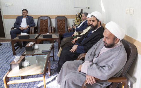 تصاویر/ دیدار رئیس شورای زکات کشور با امام جمعه یزد