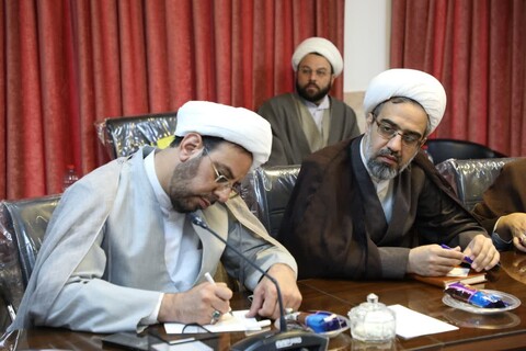 تصاویر/ نشست بصیرتی با موضوع نقد جریان فکری‌ قرآن بسندگی