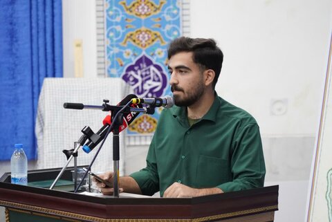 تصاویر دیدار تعدادی از فعالین گروه های جهادی دانشجویی دانشگاه های لرستان با نماینده ولی فقیه در استان