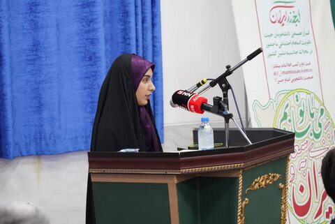 تصاویر دیدار تعدادی از فعالین گروه های جهادی دانشجویی دانشگاه های لرستان با نماینده ولی فقیه در استان