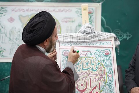 تصاویر دیدار تعدادی از فعالین گروه های جهادی دانشجویی دانشگاه های لرستان با نماینده ولی فقیه در استان