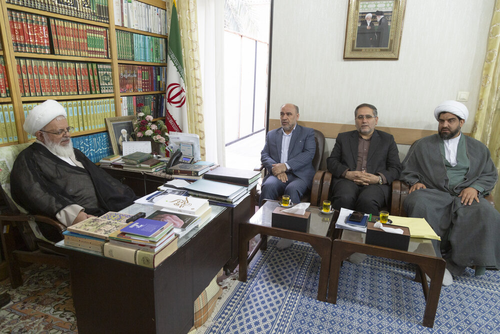 مردم با تبیین آیات و روایات به پرداخت زکات تشویق شوند