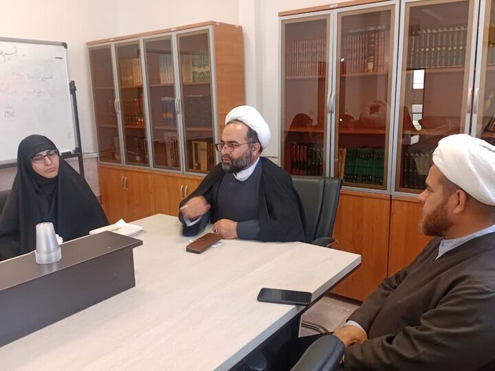 مادران نقش محوری در تربیت و آگاه‌سازی فرزندان دارند