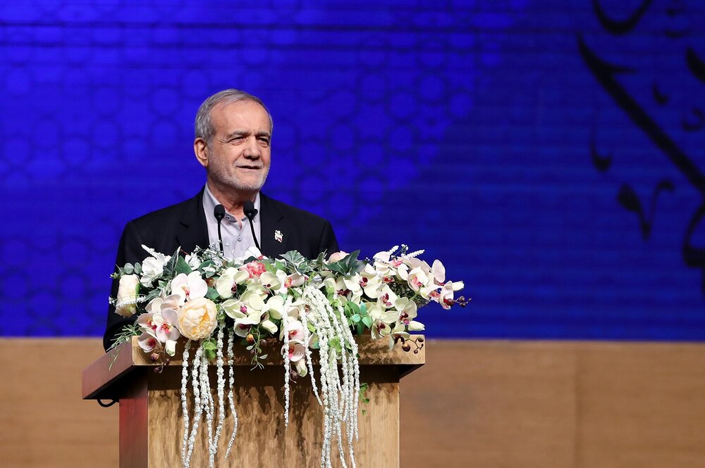 امضای ۷ تفاهم‌نامه برای احیای دریاچه ارومیه/ افتتاح بیمارستان ۲۰۷ تخت‌خوابی در نقده