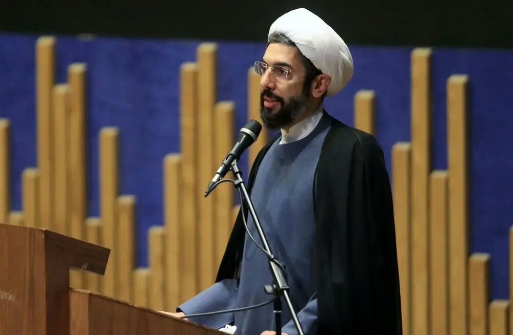 استقبال از عمره دانشجویی تأکیدی بر زنده بودن روح ایمان در دانشگاه‌ها است