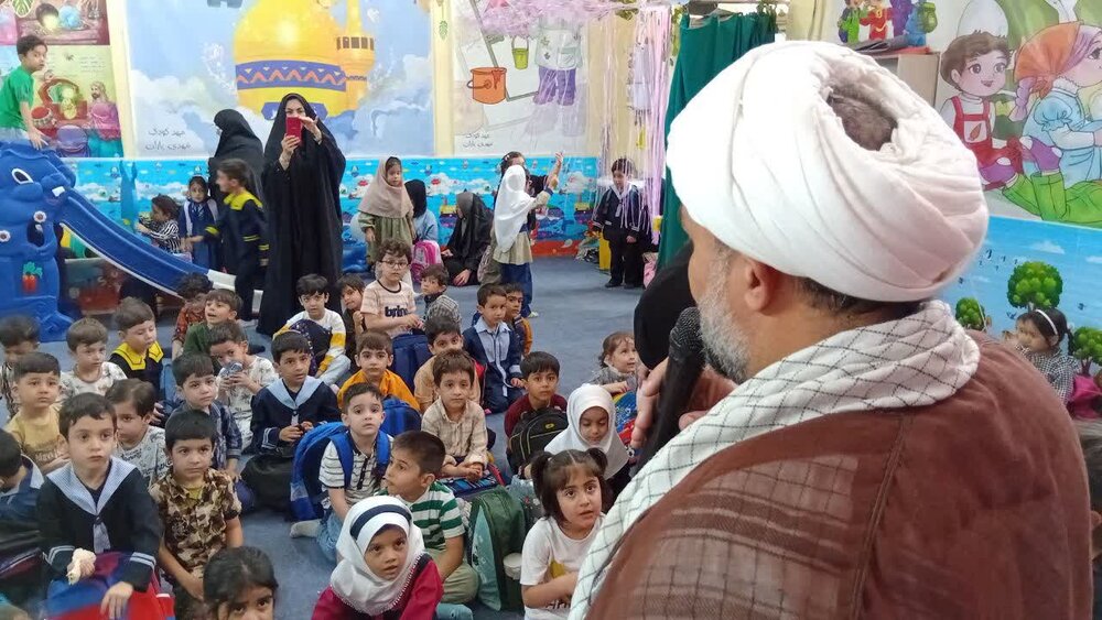 انتقال مفاهیم شهدا به کودکان با زبان کودکانه