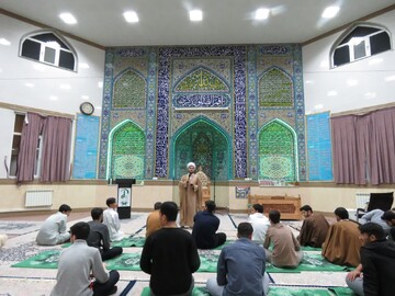 تصاویر/ محفل انس با قران کریم در سلماس