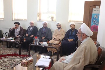 سومین نشست روحانیون شاغل و بازنشسته ادارات شهرضا برگزار شد+ عکس
