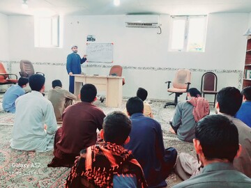 نشست پژوهشی طلاب مدرسه علمیه پیامبر اعظم(ص) زهکلوت برگزار شد+عکس