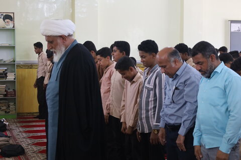 حضور اعضای شورای حوزه علمیه استان هرمزگان در مدارس شهر سندرک
