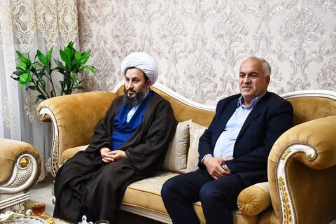 تصاویر/ دیدار امام جمعه شهرستان خوی با خانواده شهدا