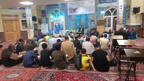 تصاویر/ مرحله مقدماتی سی و دومین دوره مسابقات قرآن و عترت(ع) بسیج تهران